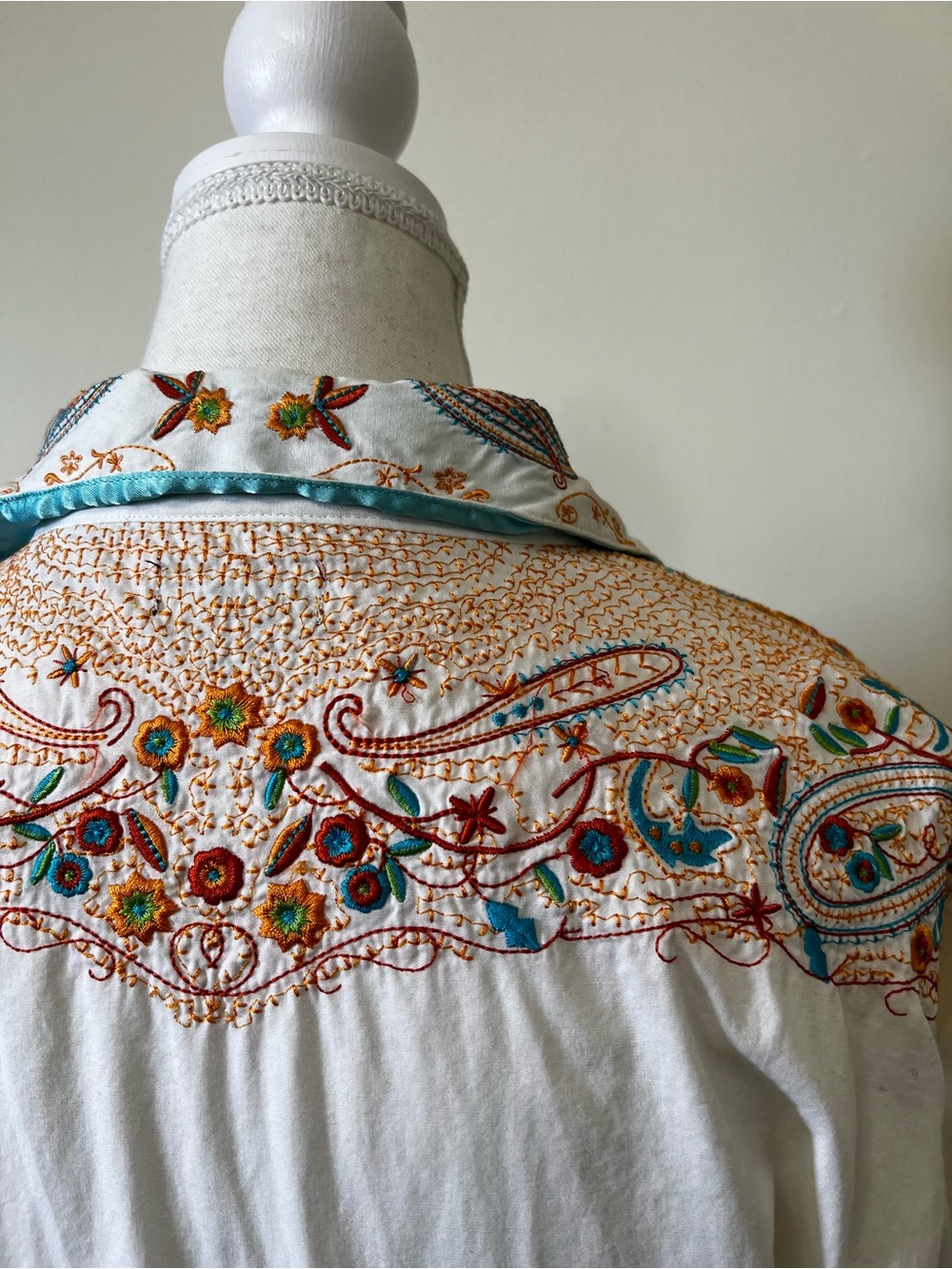 Western-Style Button-Up Blouse - Picture 7 of 13